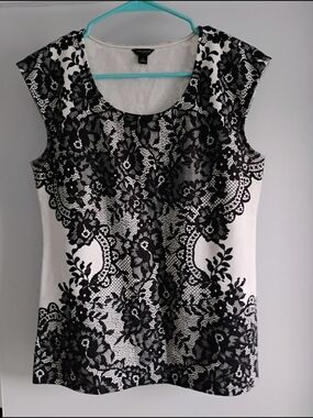 Ann Taylor Black and Ivory Lace-Print Tank